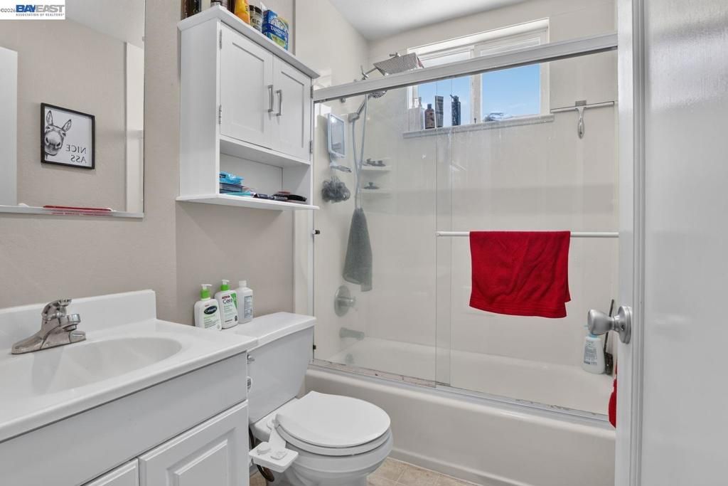Image 25 of property listing at 20843 Chester St, Castro Valley, CA 94546