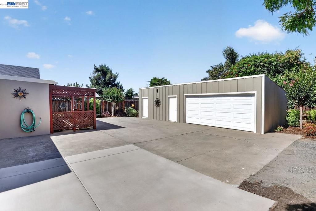 Image 28 of property listing at 20843 Chester St, Castro Valley, CA 94546