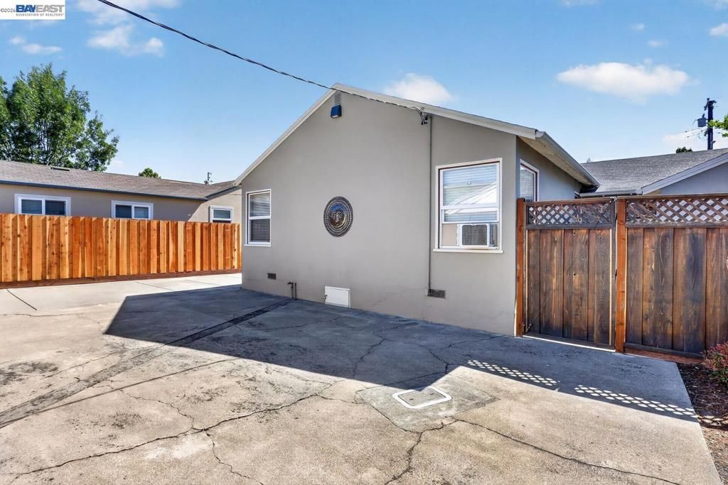Image 32 of property listing at 20843 Chester St, Castro Valley, CA 94546
