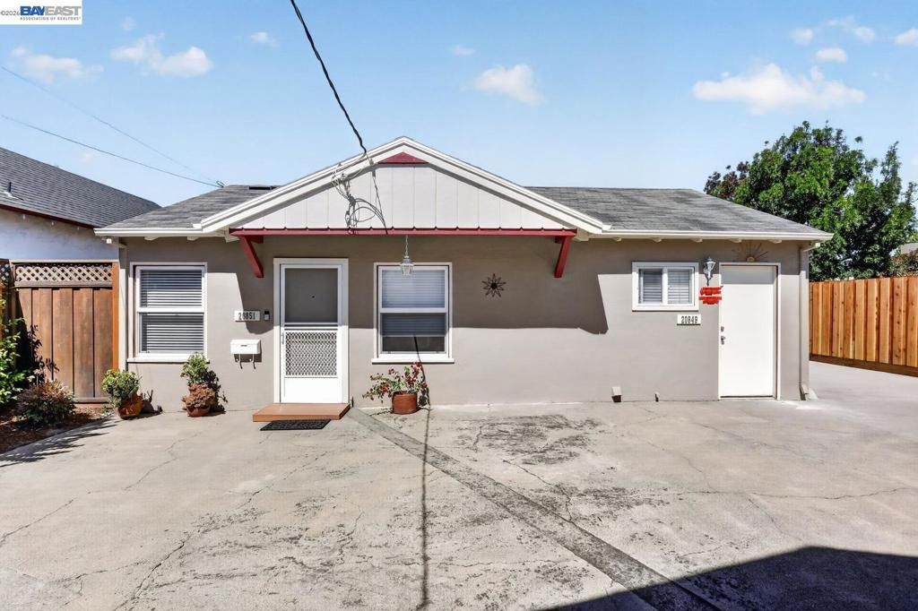 Image 33 of property listing at 20843 Chester St, Castro Valley, CA 94546