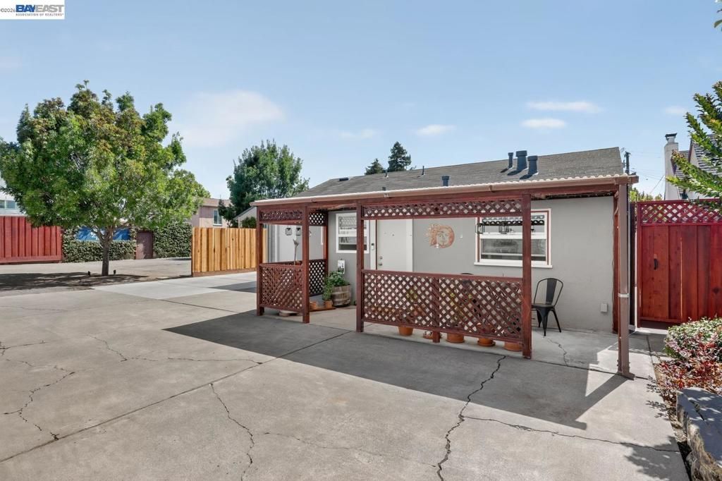 Image 37 of property listing at 20843 Chester St, Castro Valley, CA 94546