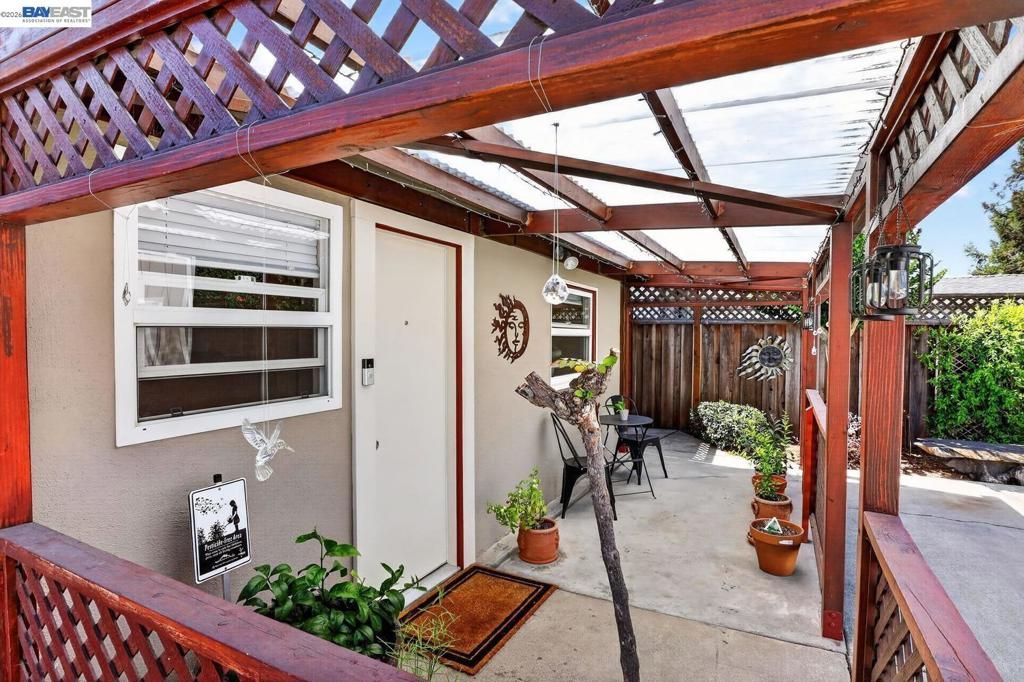 Image 38 of property listing at 20843 Chester St, Castro Valley, CA 94546