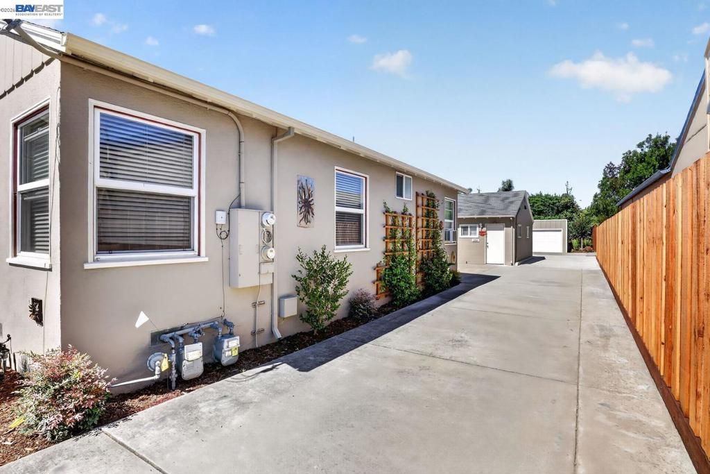 Image 6 of property listing at 20843 Chester St, Castro Valley, CA 94546