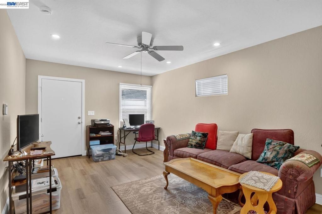 Image 8 of property listing at 20843 Chester St, Castro Valley, CA 94546