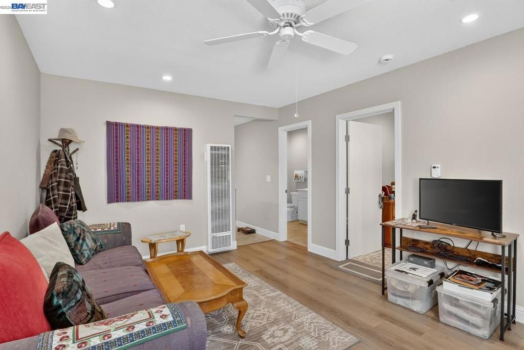 Image 9 of property listing at 20843 Chester St, Castro Valley, CA 94546