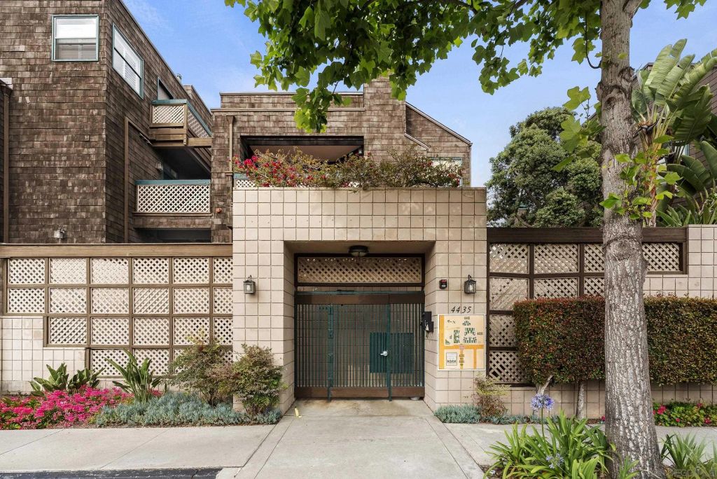 4435 Nobel Dr 11, San Diego, CA 92122