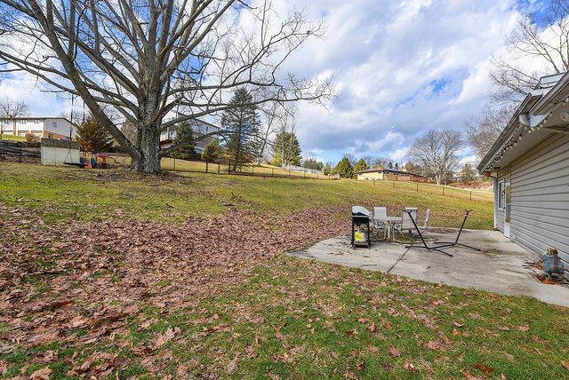 139 Camp Run Rd, Lancaster Twp, PA 16037