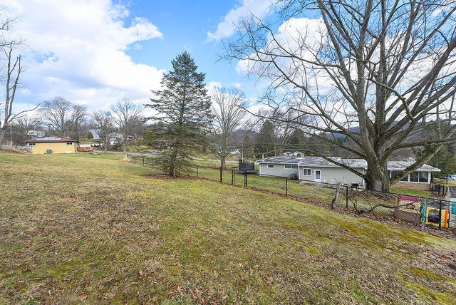 139 Camp Run Rd, Lancaster Twp, PA 16037