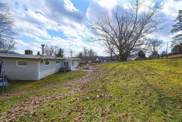 139 Camp Run Rd, Lancaster Twp, PA 16037