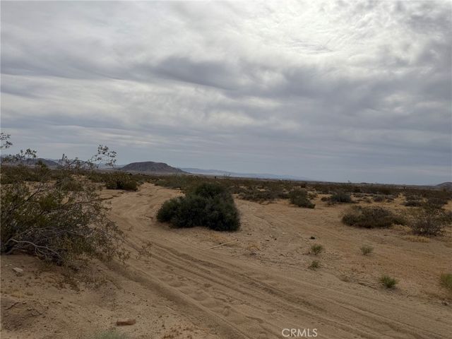 0 Acoma, Landers, CA 92285