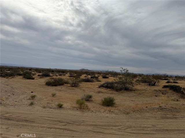 0 Acoma, Landers, CA 92285