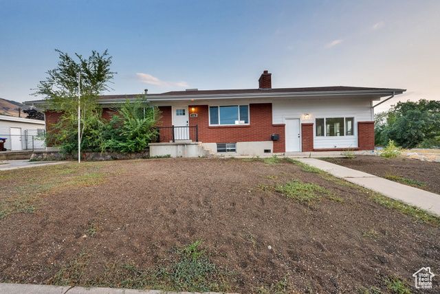 360 E 400 N, Centerville, UT 84014