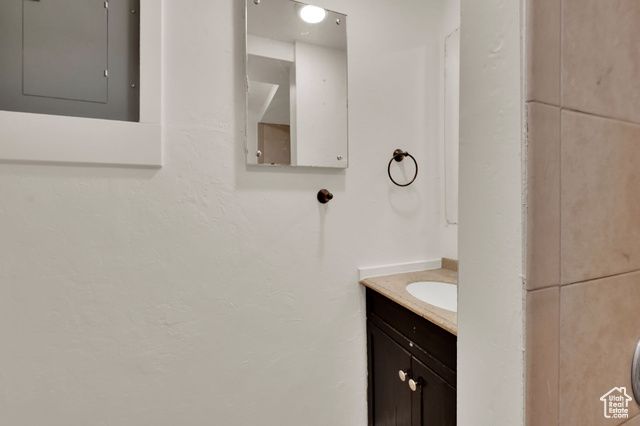 360 E 400 N, Centerville, UT 84014