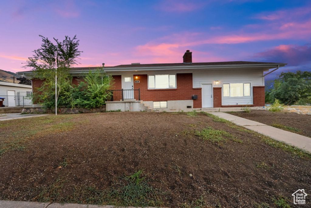 360 E 400 N, Centerville, UT 84014