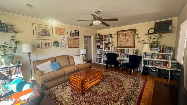 632 Woodbury Road, Jackson, MS 39206