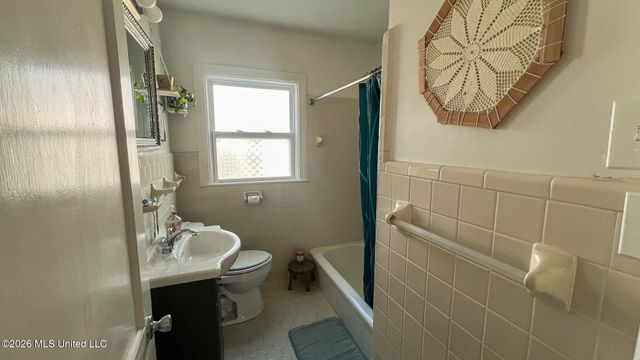 632 Woodbury Road, Jackson, MS 39206