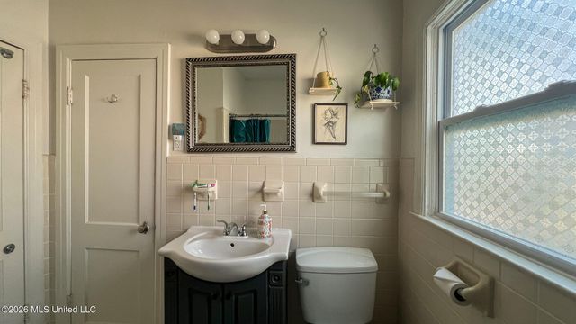 632 Woodbury Road, Jackson, MS 39206