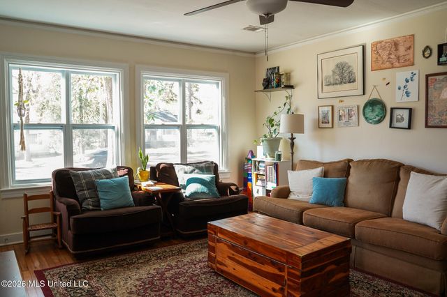 632 Woodbury Road, Jackson, MS 39206