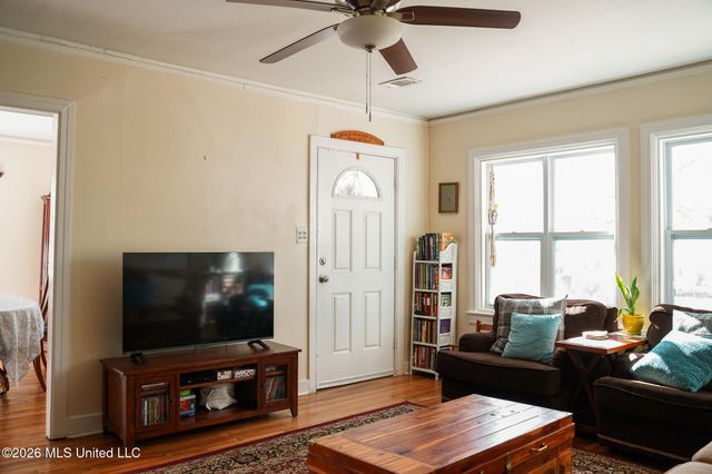 632 Woodbury Road, Jackson, MS 39206