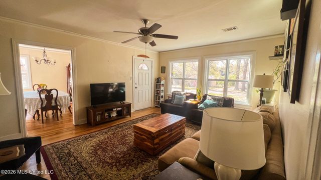 632 Woodbury Road, Jackson, MS 39206