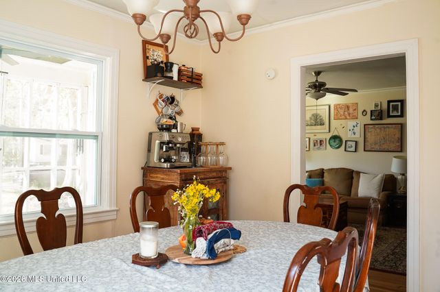 632 Woodbury Road, Jackson, MS 39206