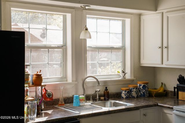 632 Woodbury Road, Jackson, MS 39206