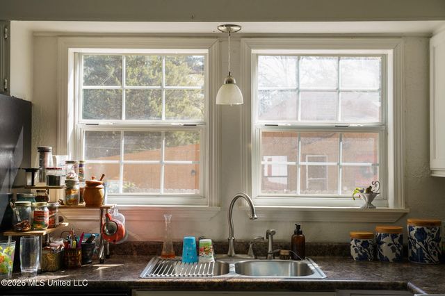 632 Woodbury Road, Jackson, MS 39206