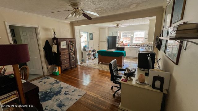 632 Woodbury Road, Jackson, MS 39206