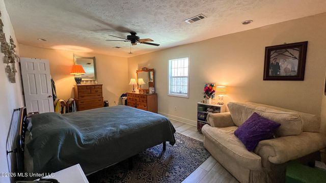 632 Woodbury Road, Jackson, MS 39206