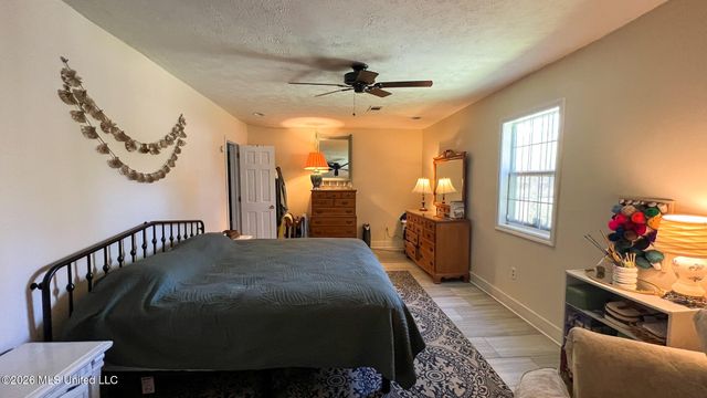 632 Woodbury Road, Jackson, MS 39206