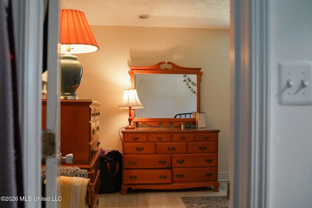 632 Woodbury Road, Jackson, MS 39206