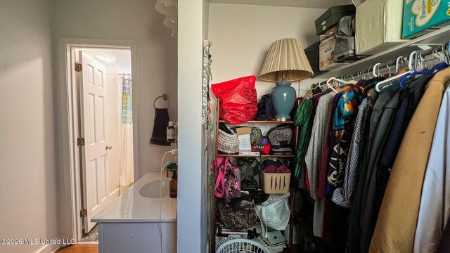 632 Woodbury Road, Jackson, MS 39206