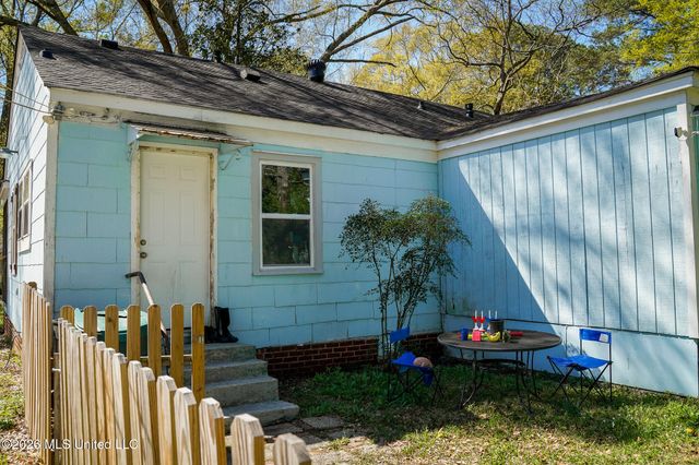 632 Woodbury Road, Jackson, MS 39206