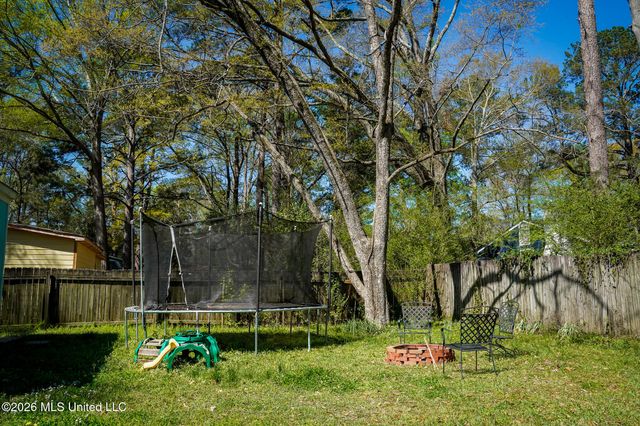 632 Woodbury Road, Jackson, MS 39206