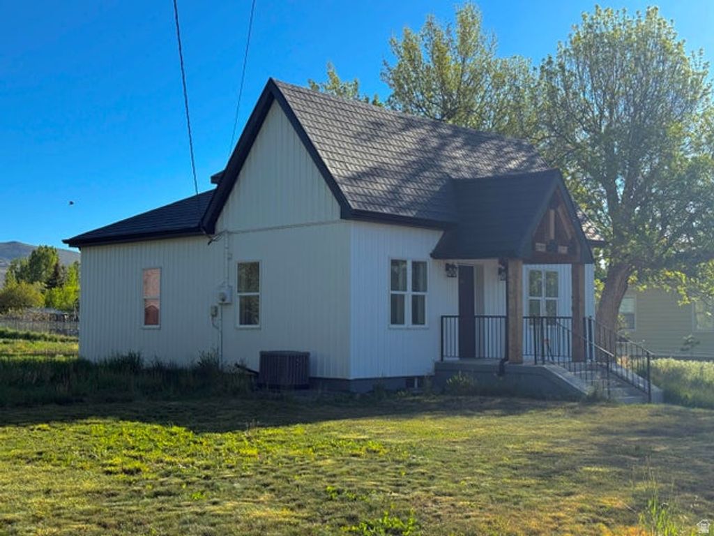 Image 11 of property listing at 460 W CENTER ST, Fountain Green, UT 84632