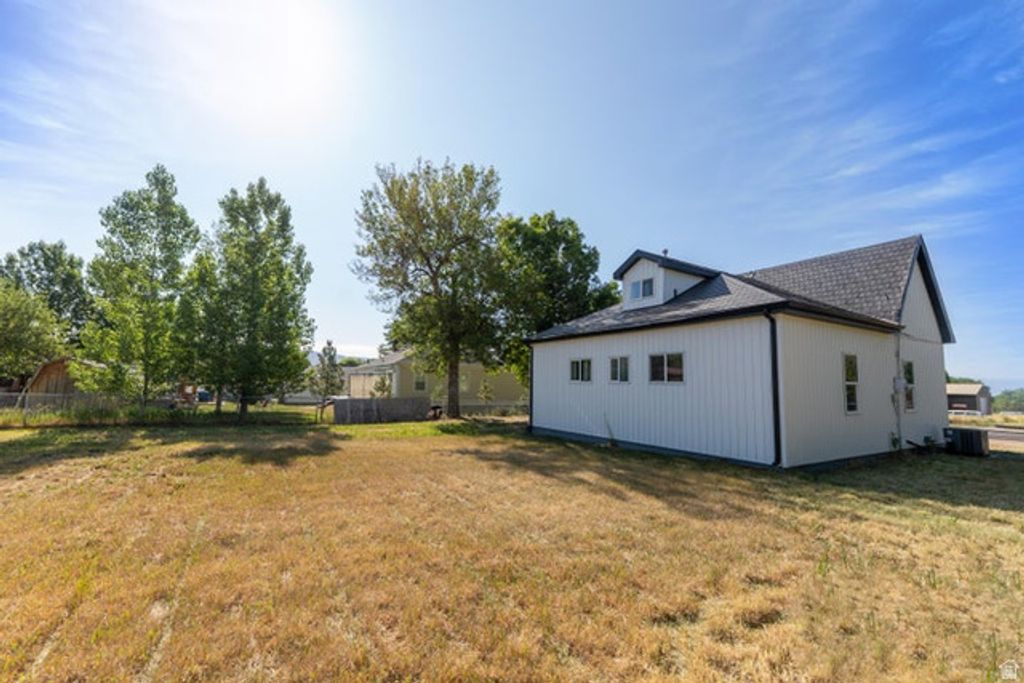 Image 13 of property listing at 460 W CENTER ST, Fountain Green, UT 84632