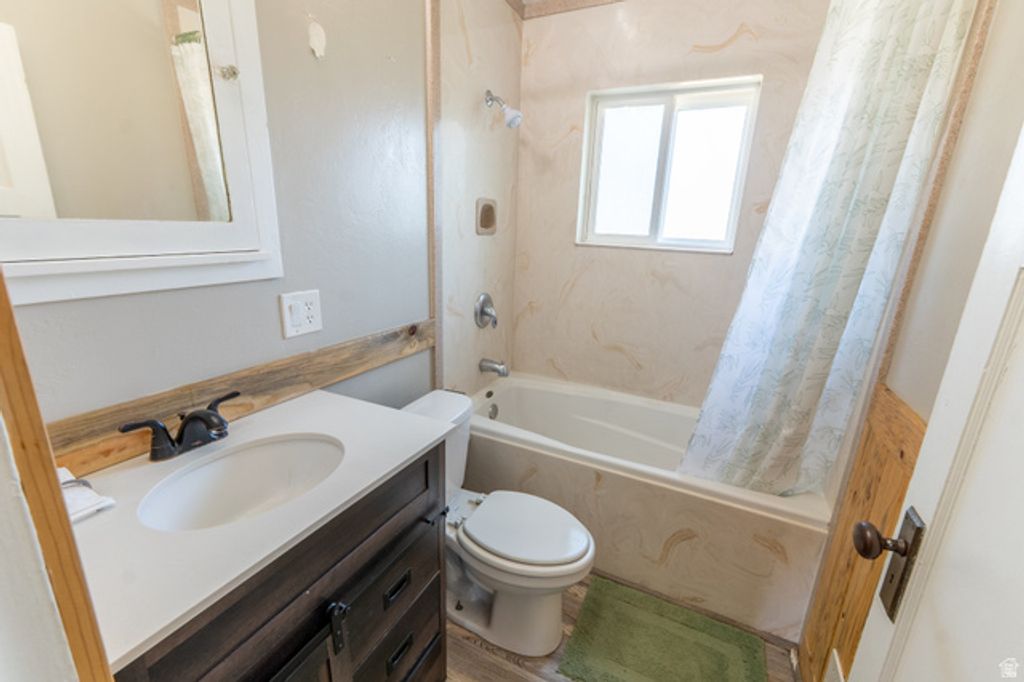 Image 6 of property listing at 460 W CENTER ST, Fountain Green, UT 84632