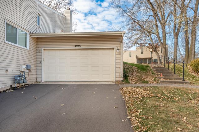 5616 N Innsbruck Court, Fridley, MN 55432