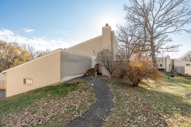 5616 N Innsbruck Court, Fridley, MN 55432