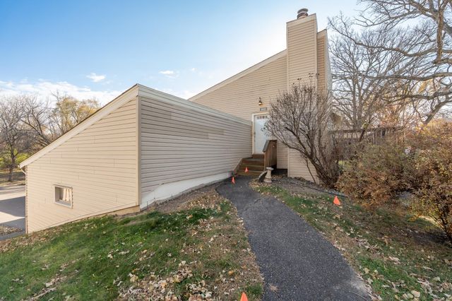 5616 N Innsbruck Court, Fridley, MN 55432