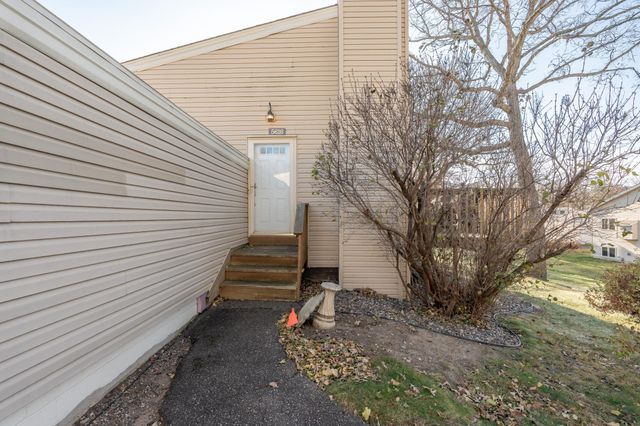 5616 N Innsbruck Court, Fridley, MN 55432