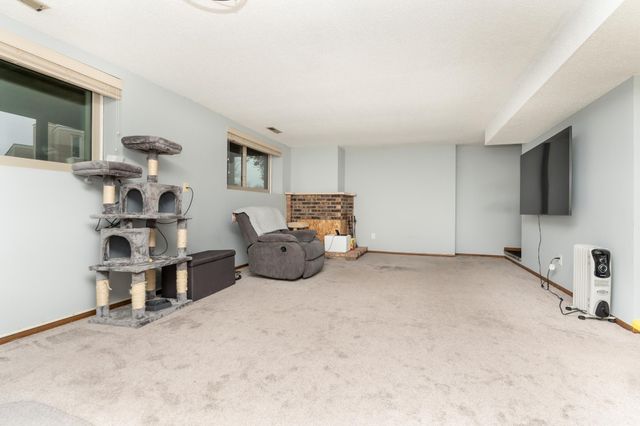 5616 N Innsbruck Court, Fridley, MN 55432