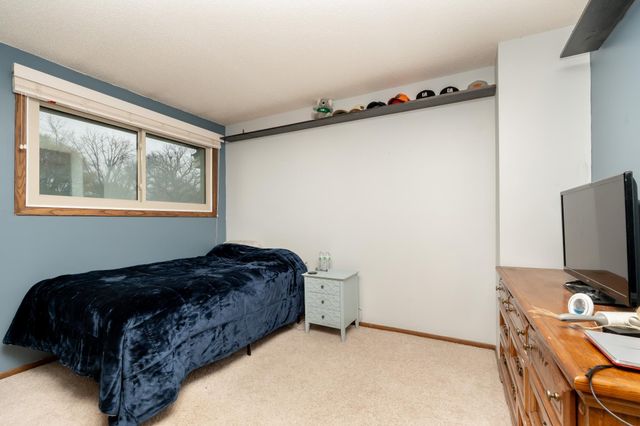 5616 N Innsbruck Court, Fridley, MN 55432