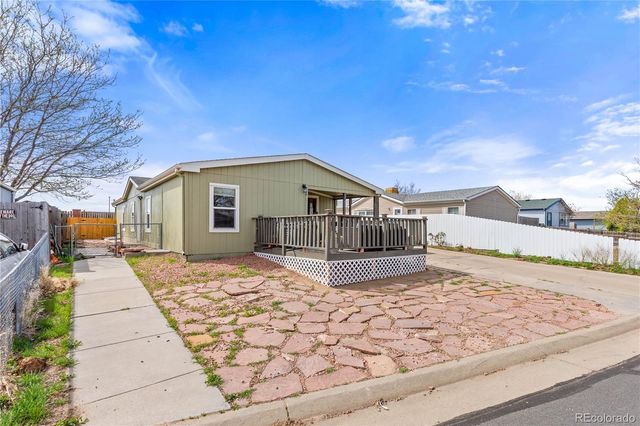 107 Willow Drive, Lochbuie, CO 80603