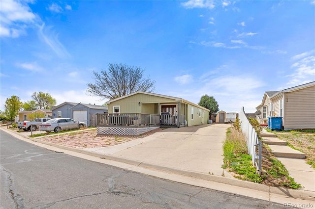 107 Willow Drive, Lochbuie, CO 80603