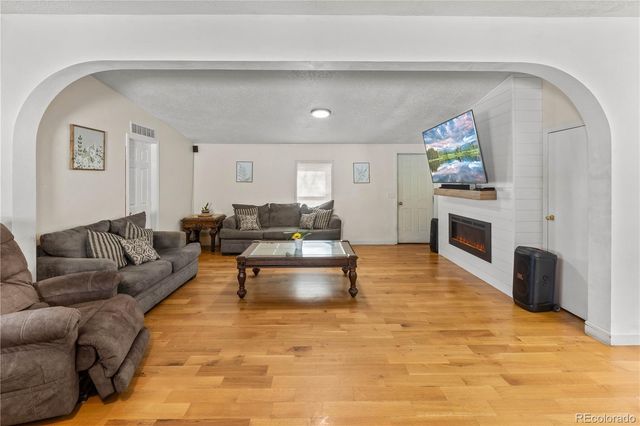 107 Willow Drive, Lochbuie, CO 80603