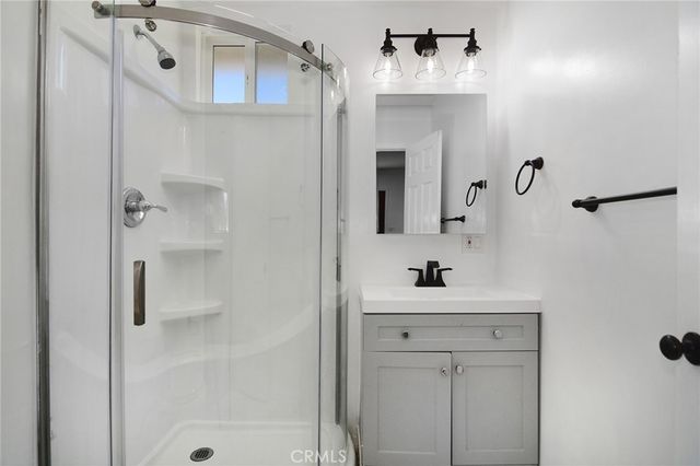 22602 Victory Boulevard, Woodland Hills, CA 91367