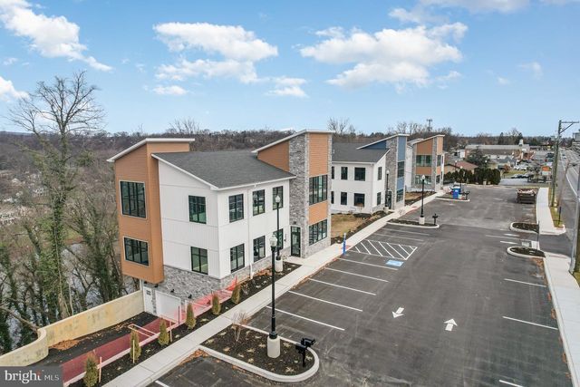 3860 MARKET ST, Camp Hill, PA 17011