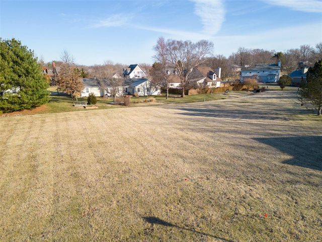 1105 ANNA CT, Lebanon, IL 62254