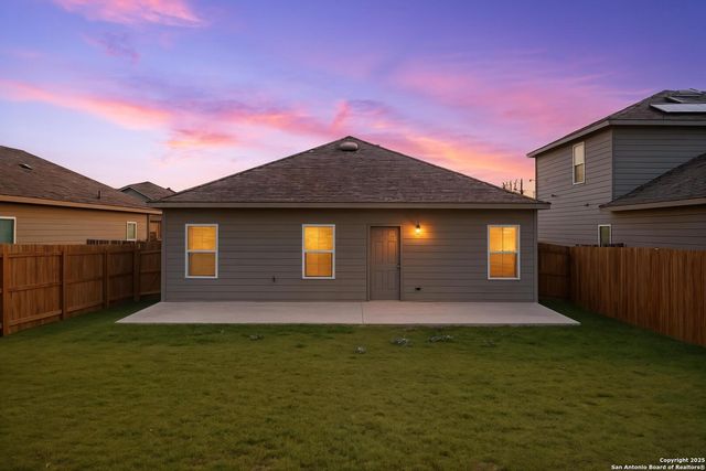 14651 Latigo Loop, Elmendorf, TX 78112